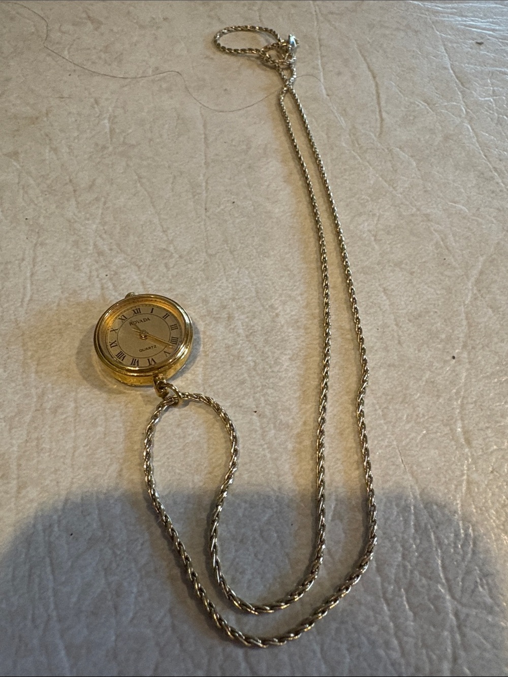 Vintage Rovada Quartz Gold-Tone Pendant Watch Necklace - Picture 3 of 4